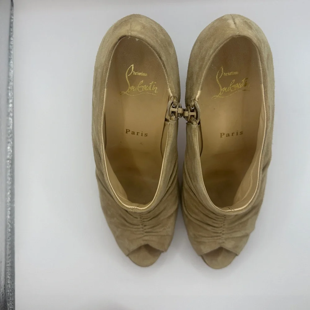Christian Louboutin Tan Stiletto Heels Peep-Toe - Picture 6 of 8